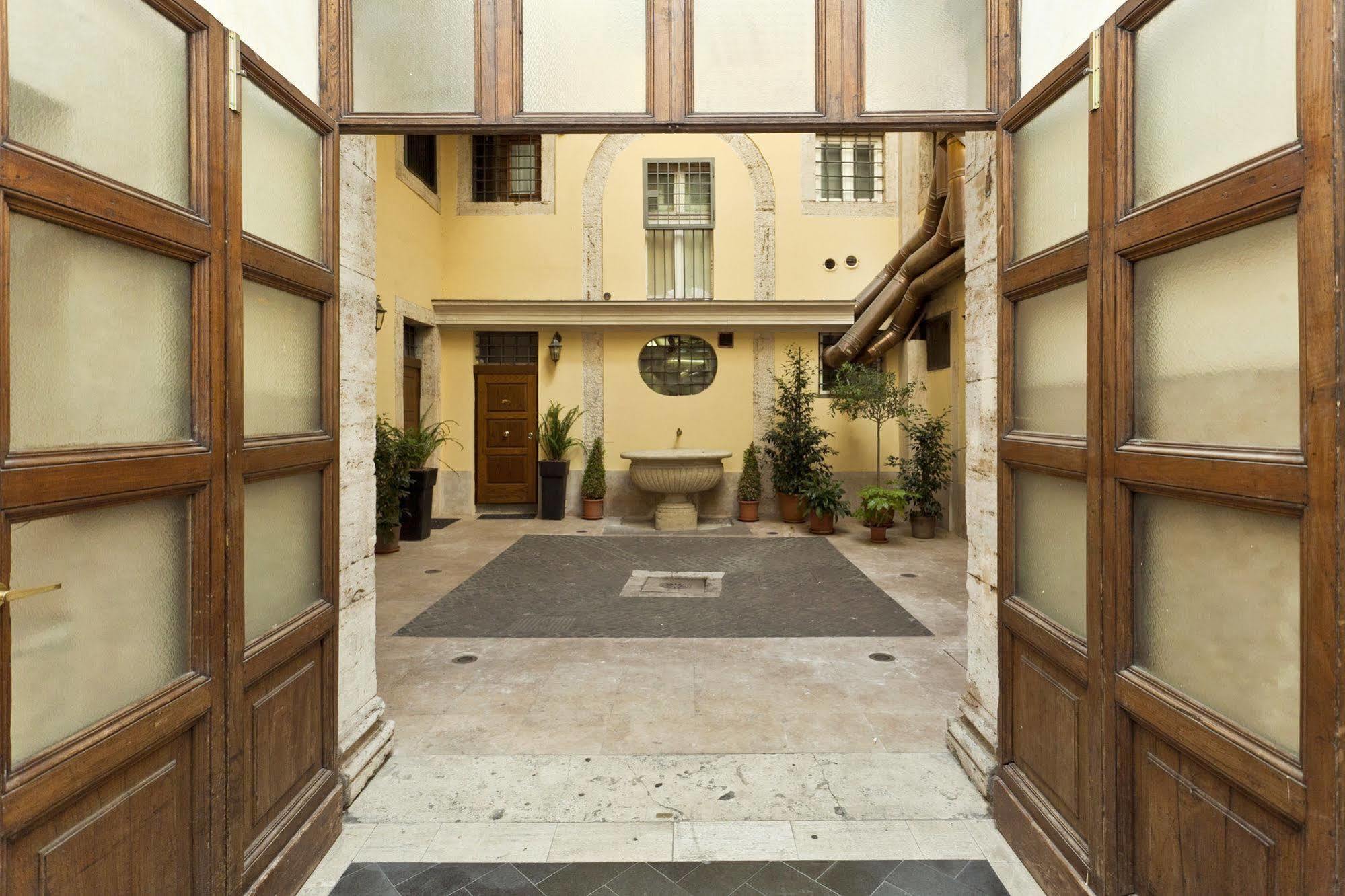 Navona Affittacamere 3*