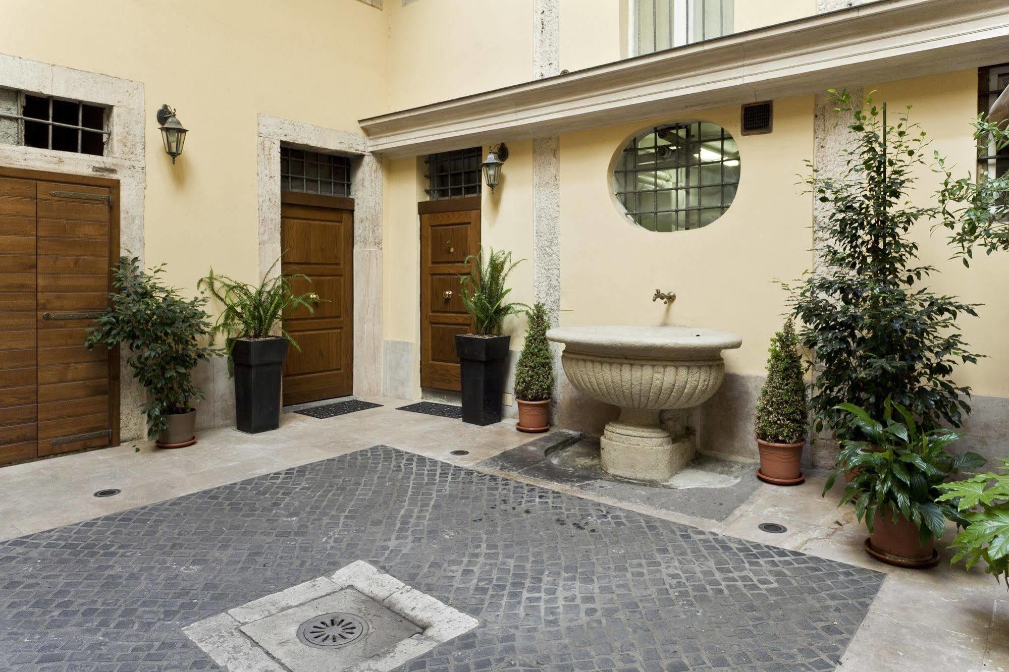 Navona Affittacamere 3*