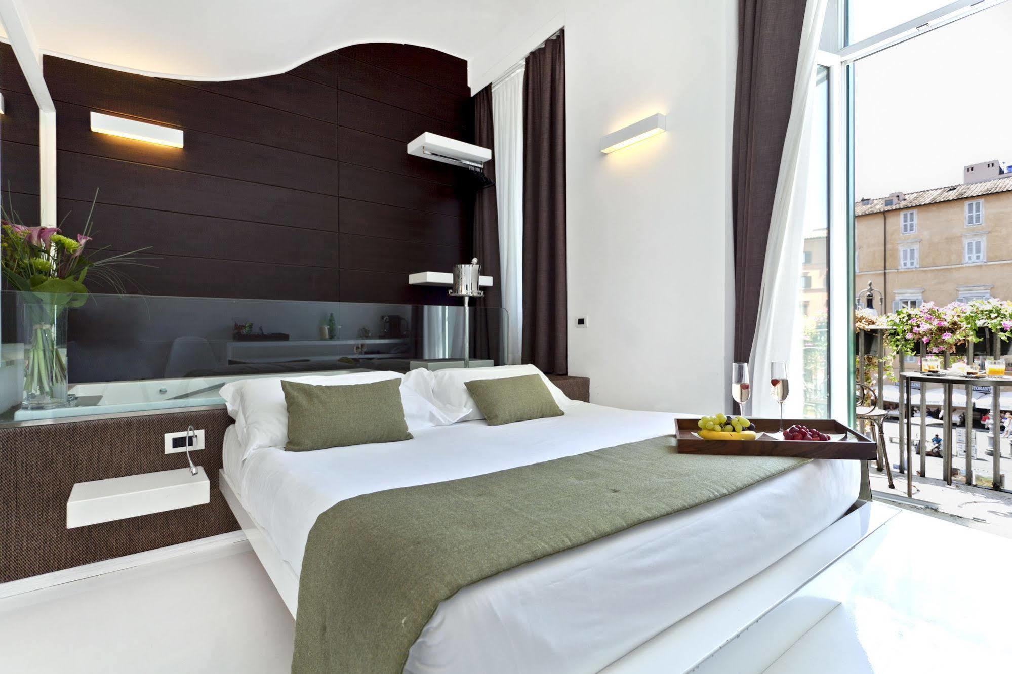 Navona 3*